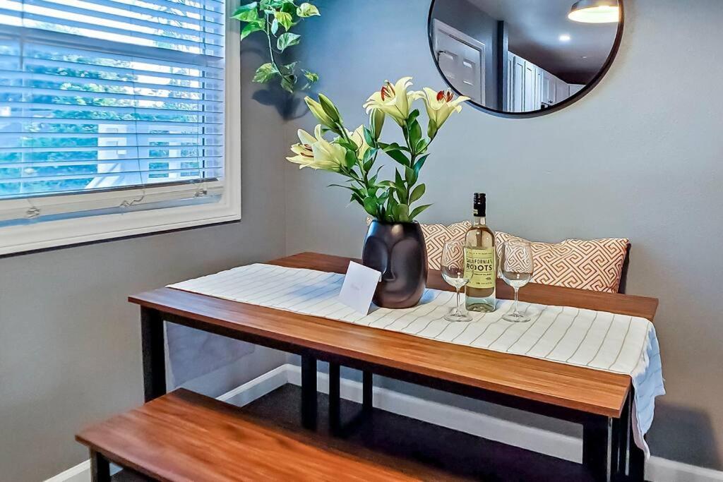 Apartment Located In Historic District Mins To Downtown, Beaches & Convention Center Long Beach Extérieur photo